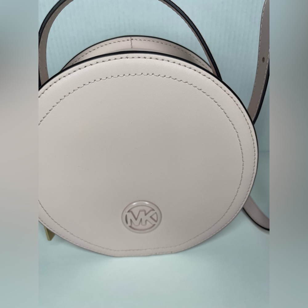 NWOT Michael Kors Aidy Medium Leather Canteen Crossbody Bag Powder Plush - Picture 5 of 13